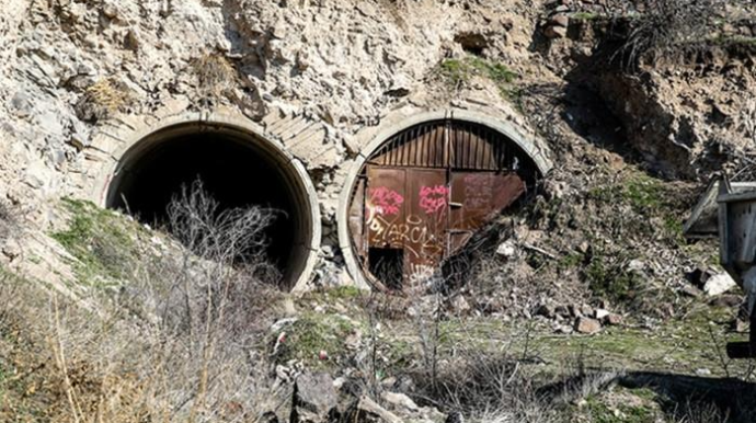Rus qızının İrəvan metrosunun tunelindəki çəkilişi narazılıq yaratdı 