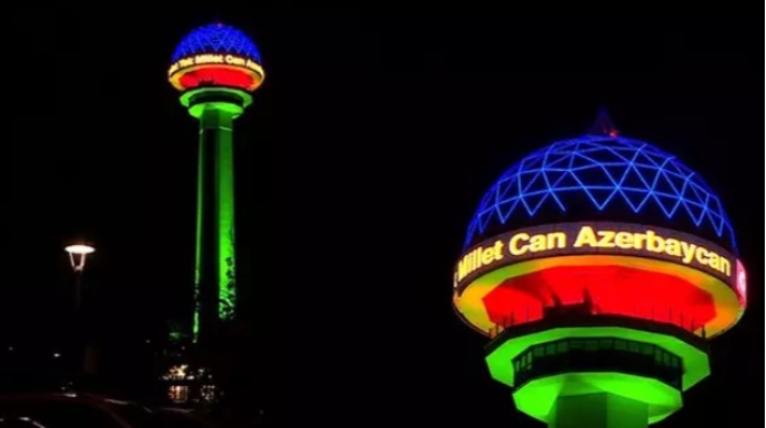 "Atakule" qülləsi Azərbaycan bayrağının rəngləri ilə işıqlandırılıb - FOTO