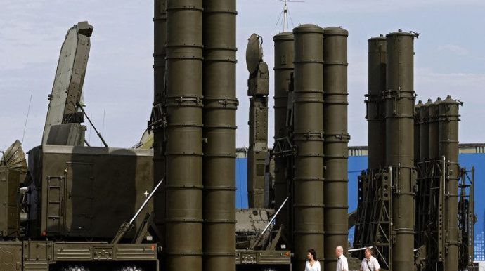 Slovakiya Ukraynanı "S-300"lə təmin edib - VİDEO