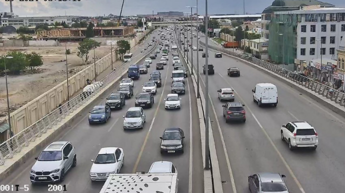 На каких улицах Баку 29 июля наблюдаются транспортные заторы? 