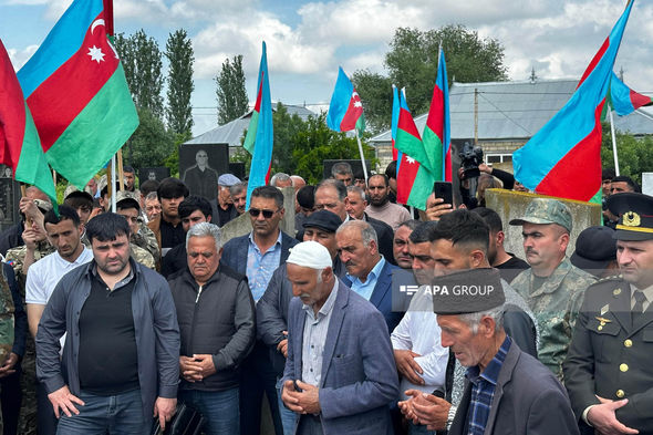 Vertolyotdan paraşütsüz düşən əsgərdən xəbər yoxdur