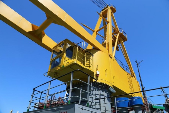 Qaldırıcı kranın üzərinə çıxaraq intihar etmək istəyən şəxs xilas edilib