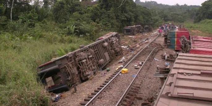 Yük qatarı aşdı: 40 ölü