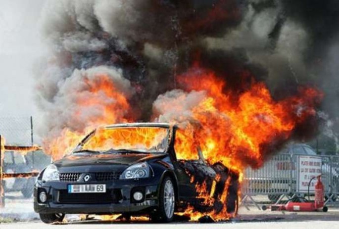28 maşın yandı - Moskvada