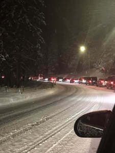 Maşınların hərəkəti tamamilə dayandırıldı - Dağ kurortuna gedən yolda