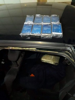 Avtomobilin dam örtüyündə gizlədilən mobil telefonlar aşkarlandı - FOTO