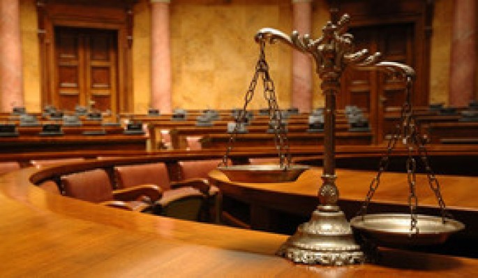 İş adamı 17 yaşlı oğlunun məhkəməsinə gəlmədi - Təxirə salındı