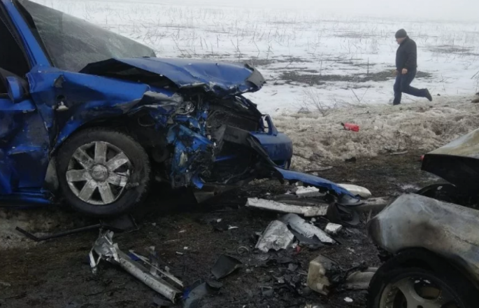 İki avtomobil toqquşdu, 1-i yandı: 6 ölü, 2 yaralı - FOTO