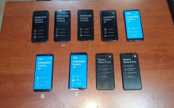 Avtomobildə gizlədilən mobil telefonlar aşkar edilib – FOTO + VİDEO