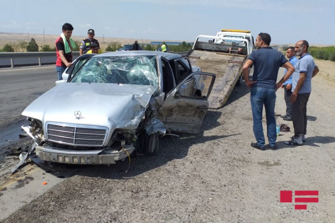 Hacıqabulda iki avtomobil toqquşdu: 7 yaralı - FOTO