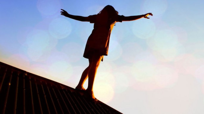 Məhkəmə intihar edən qızın keçmiş nişanlısına bəraət verdi