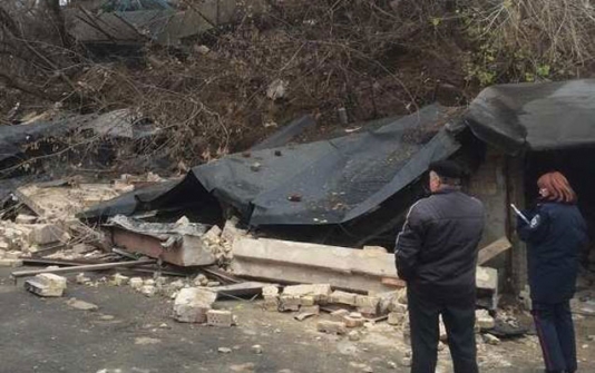 14 yaşlı qız faciəvi şəkildə öldü - Bacısı yaralandı