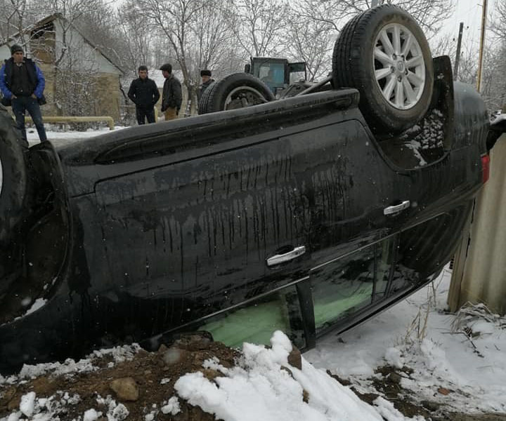 Deputatlığa namizəd “Toyota”sı ilə qəzaya düşdü - FOTO