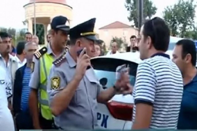 Avtoxuliqanlar polislə əlbəyaxa davaya çıxdı – VİDEO