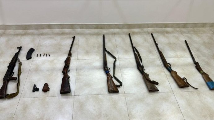 Ağcabədi rayonunda polis əməkdaşları tərəfindən odlu silahlar aşkarlanıb 