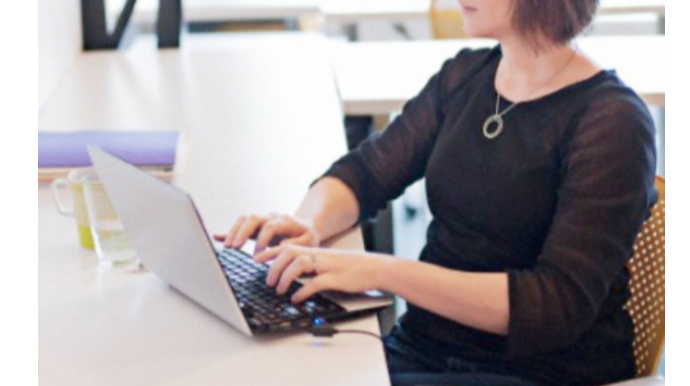 Azərbaycanda işləyən qadınların hüquqları genişləndirilir