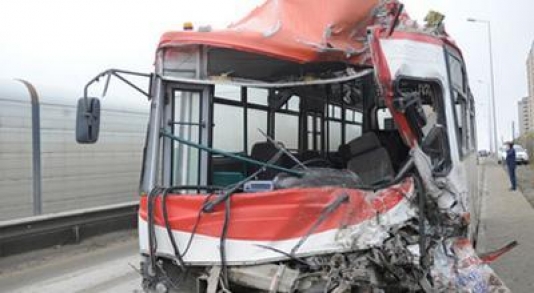 Bakıda yol qəzasında sürücünün anası və həyat yoldaşı öldü