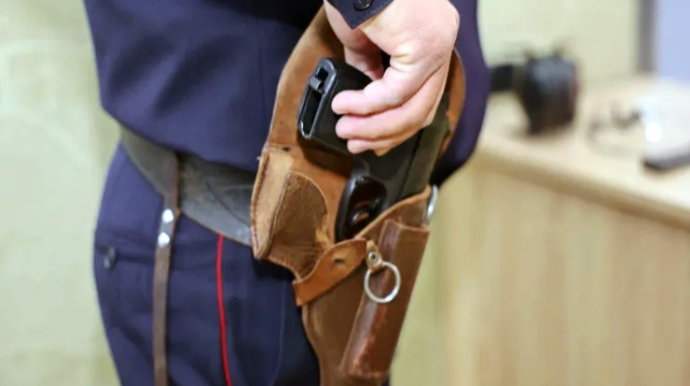 Polis uşaqlarını 4 il meşədə gizlədən kişini güllələdi - FOTO 