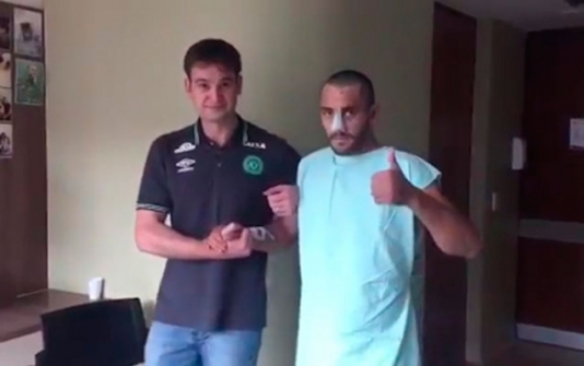 Təyyarə qəzasında sağ qalan futbolçu yeridi – ViDEO