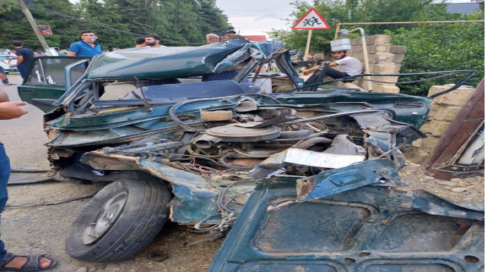 Ağdaşda iki avtomobil toqquşub, ölən var 