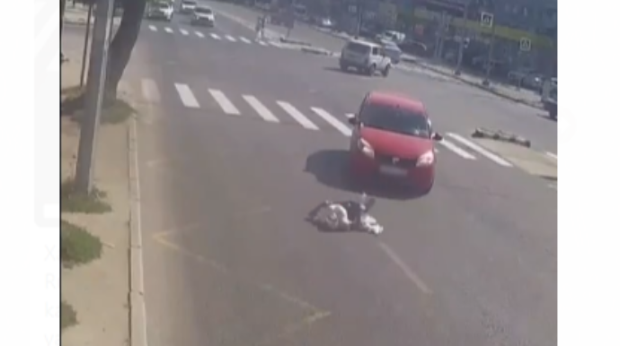 Xanım sürücü piyadanı keçiddə belə vurdu    - VİDEO