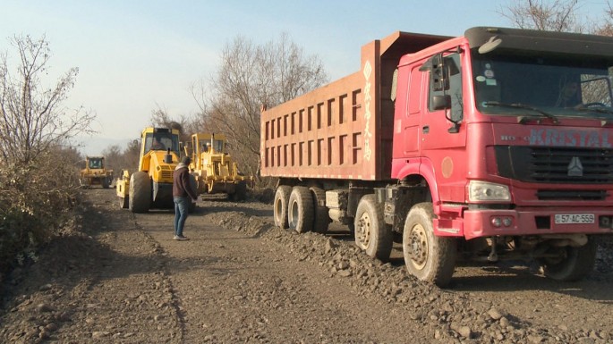 Şəkidə 6 yaşayış məntəqəsini əhatə edən yollar yenidən qurulur - FOTO