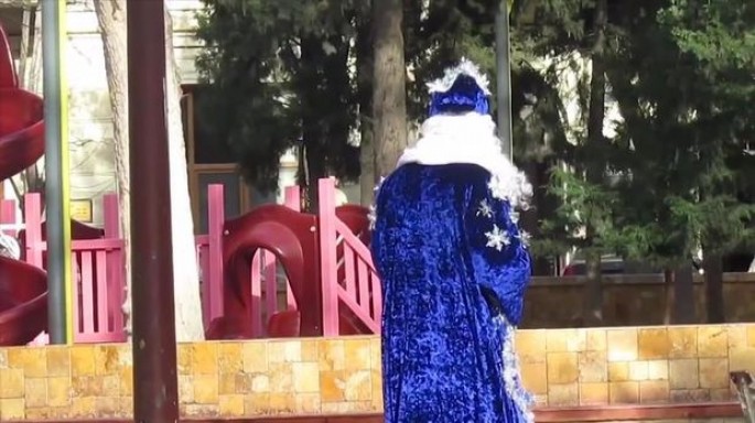 Bakıda Şaxta Baba döyüldü - VİDEO