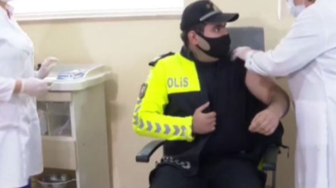Polislərə üçüncü doza vaksinin vurulmasına başlanıldı 