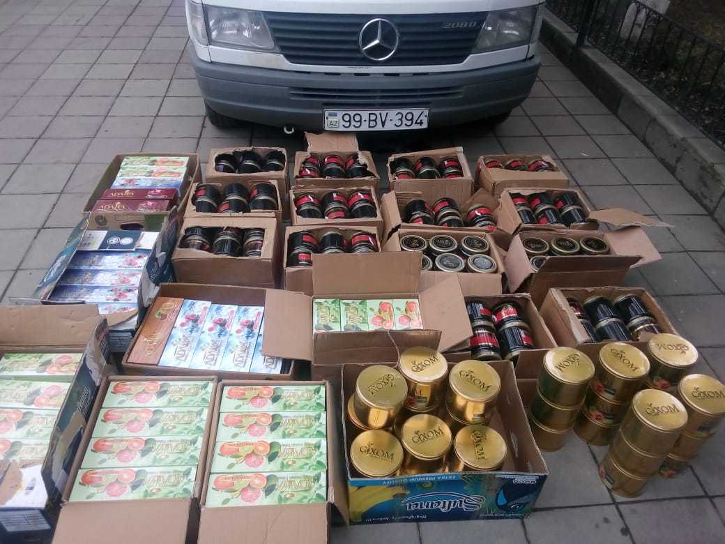 Gömrükçülər vaqondan qəlyan üçün tütün aşkarladılar - FOTO