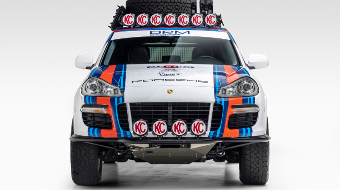 Macəraya hazır olan bir cüt dəyişdirilmiş “Cayennes”   - FOTO