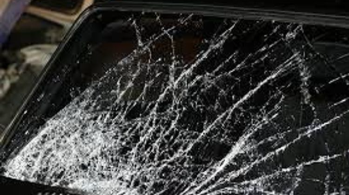 Şəmkirdə minik maşını aşıb, xəsarət alanlar var