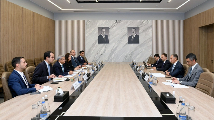 Azərbaycan ADB ilə "AZCON Holding"ə daxil olan şirkətlərin özəlləşdirilməsini müzakirə edib 