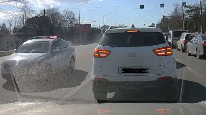 Yol polisinin qabağına əvvəl "protiv" çıxdı, sonra...  - VİDEO