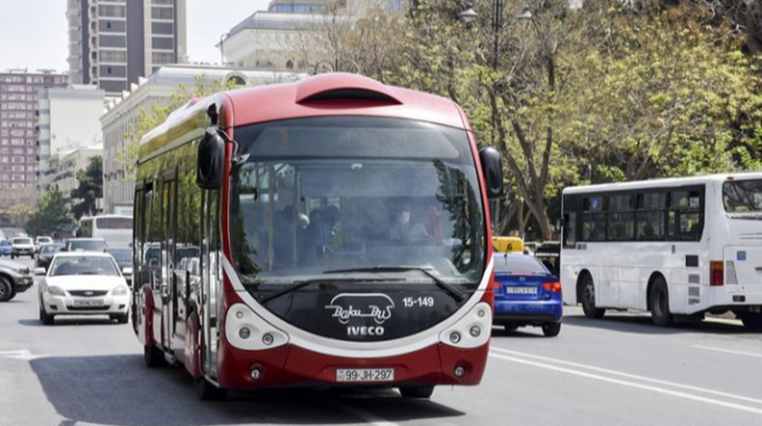 Bakıda sərnişin sıxlığını azaltmaq üçün xətlərə ƏLAVƏ AVTOBUSLAR  buraxılıb