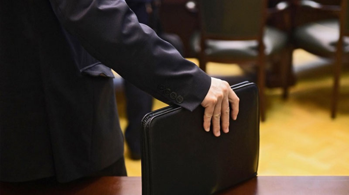 Direktor təyin edilmək istədi, 20 min manat ziyana düşdü 