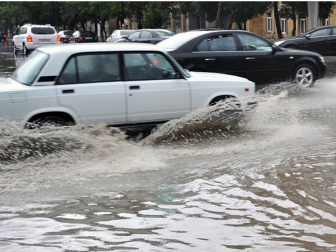 "Azərsu": "Güclü yağışlarda Bakıda küçə və prospektlərdə su yığılmalarının qarşısı alınacaq"