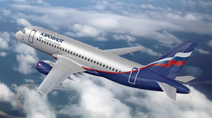 Самолет рейса Дубай-Москва совершил экстренную посадку в Баку из-за дебошира 