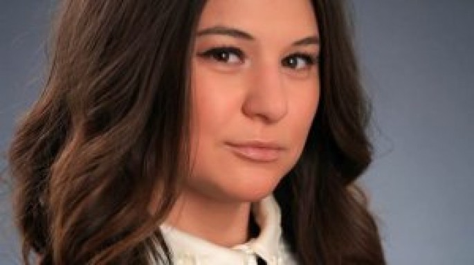 Sevgilisi məmura 8 martda "Porsche" bağışladı, onu çıxılmaz vəziyyətə saldı