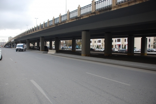 Bu körpünün altında parklanma yeri ləğv edilib - FOTOLAR