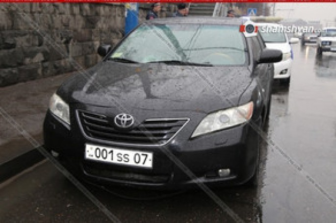 Yerevanda məmurun sürücüsü maşınla yeniyetməni vurub