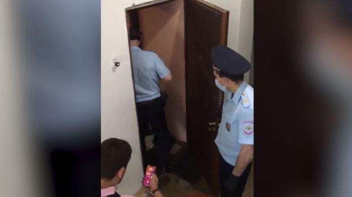 Ağır qəza törədən aktyor polislərlə getməkdən imtina etdi  - VİDEO