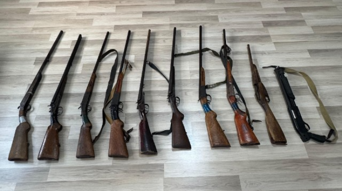 Qobustanda odlu silahlar aşkarlandı