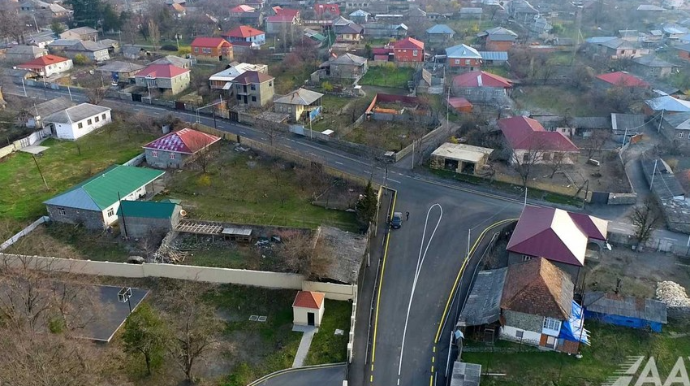 Qaxbaş kəndinin mərkəzi küçəsi əsaslı şəkildə yenidən qurulub  - VİDEO