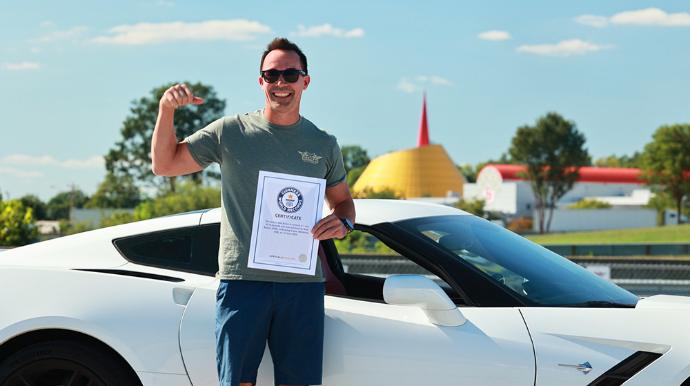 Avtomobillə geriyə hərəkətdə dünya rekordu qırıldı - VİDEO