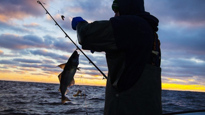 Su anbarında qanunsuz balıq ovlayan şəxs saxlanıldı 