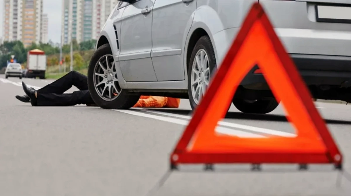 Gəncədə 31 yaşlı qadını avtomobil vurub 