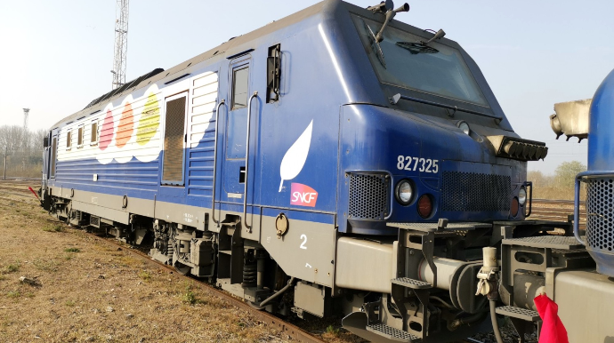 Lokomotivlər satışa çıxarıldı və ya 1 güllə ilə 2 dovşan