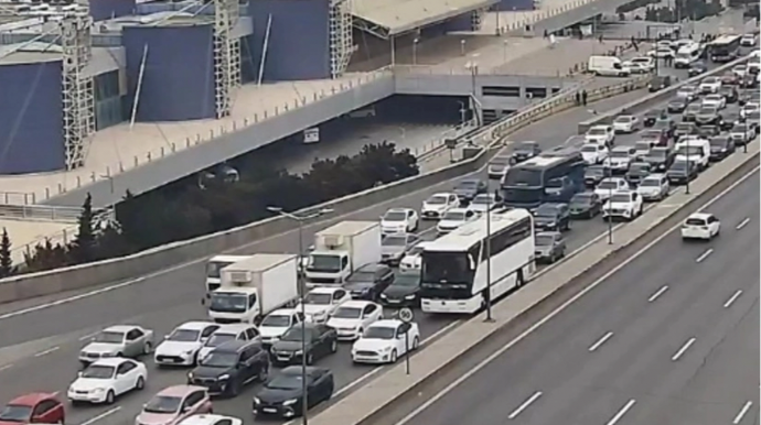 Bu yollarda tıxac var - SİYAHI 