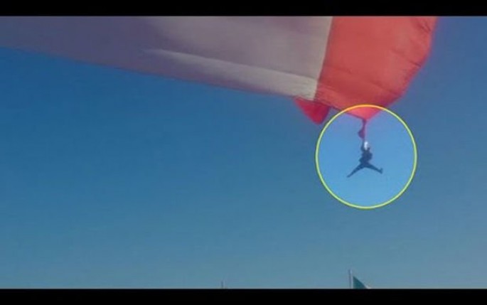 Bayraq əsgəri havaya uçurdu – VİDEO