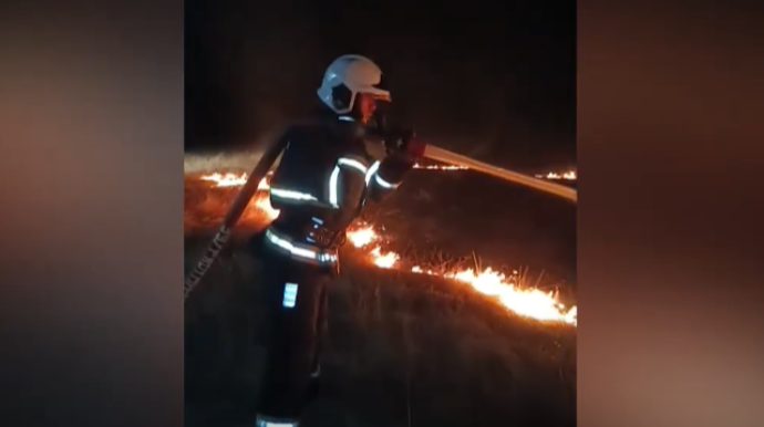 Füzulidə taxıl sahəsi yandı - VİDEO